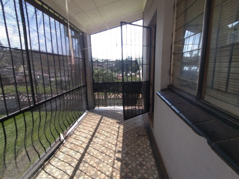 Multi Dwelling Investment with 3 Income Producing Cottages in Northdale!!! - Photo 2