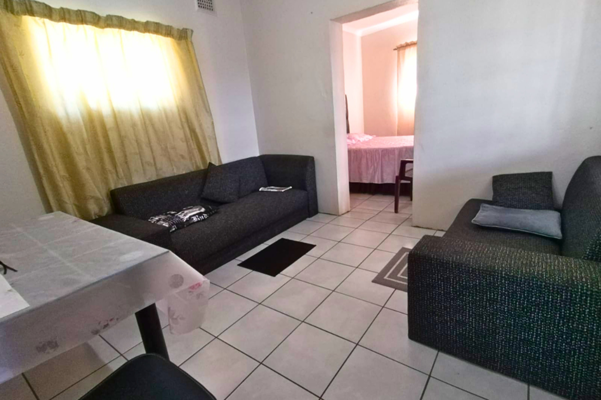 Multi Dwelling Investment with 3 Income Producing Cottages in Northdale!!! - Photo 4