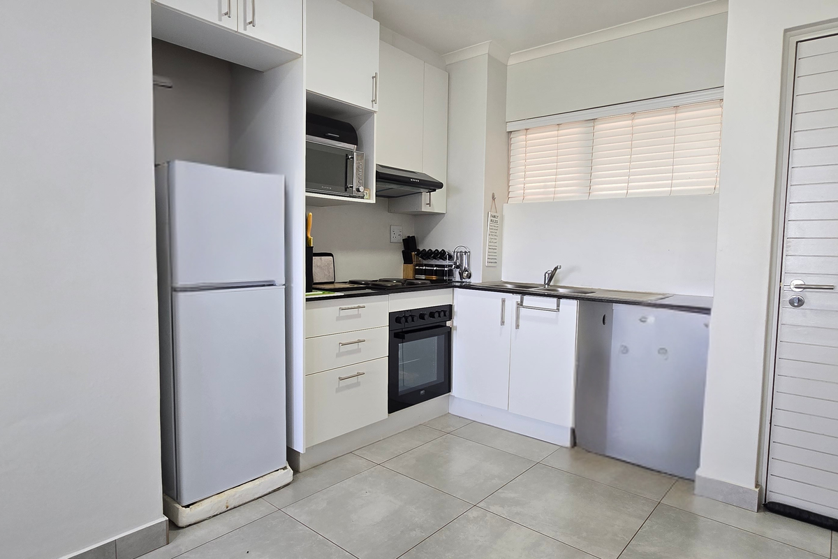Refined Estate Living in Hayfields, 2 Bedroom Residence Within a Premier Lifestyle Development!!! - Photo 2