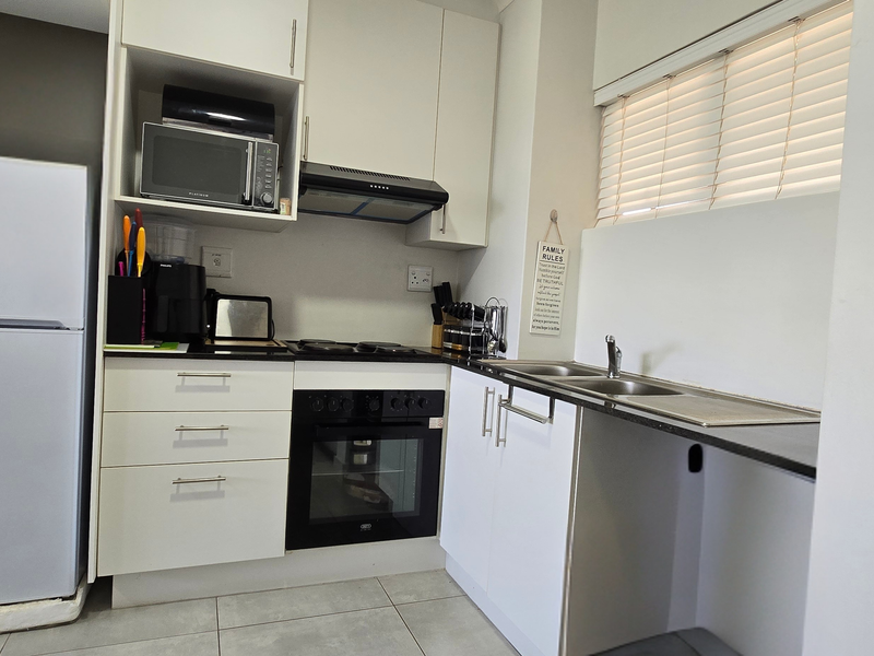 Refined Estate Living in Hayfields, 2 Bedroom Residence Within a Premier Lifestyle Development!!! - Photo 3
