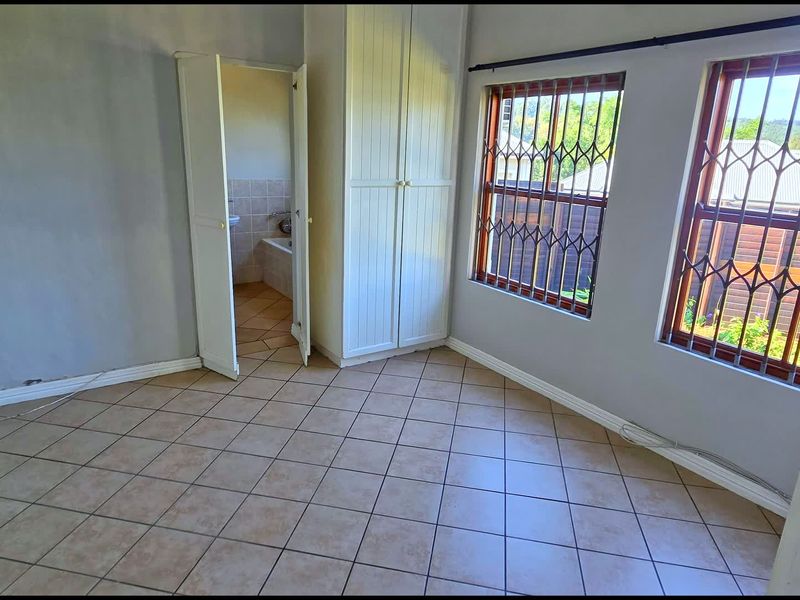 Your Private Retreat in Sought-After Willow Oak Gardens - Photo 9