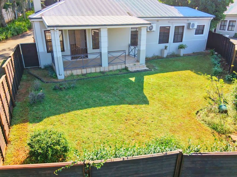 Your Private Retreat in Sought-After Willow Oak Gardens - Photo 3