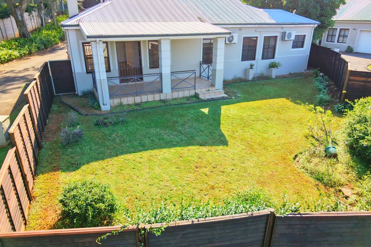 Your Private Retreat in Sought-After Willow Oak Gardens - Photo 3