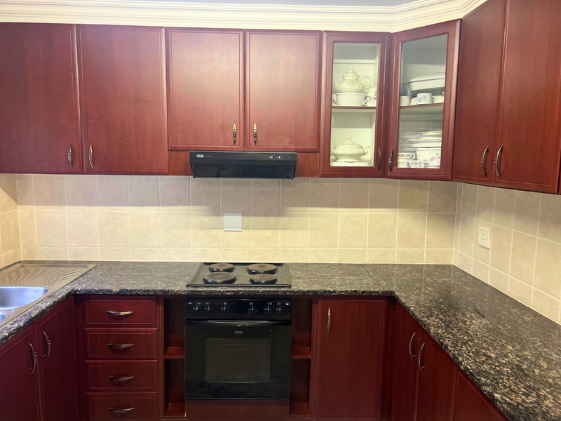 Modern Three Bedroom Townhouse To Let in Raisethorpe, Pietermaritzburg !!! - Photo 8