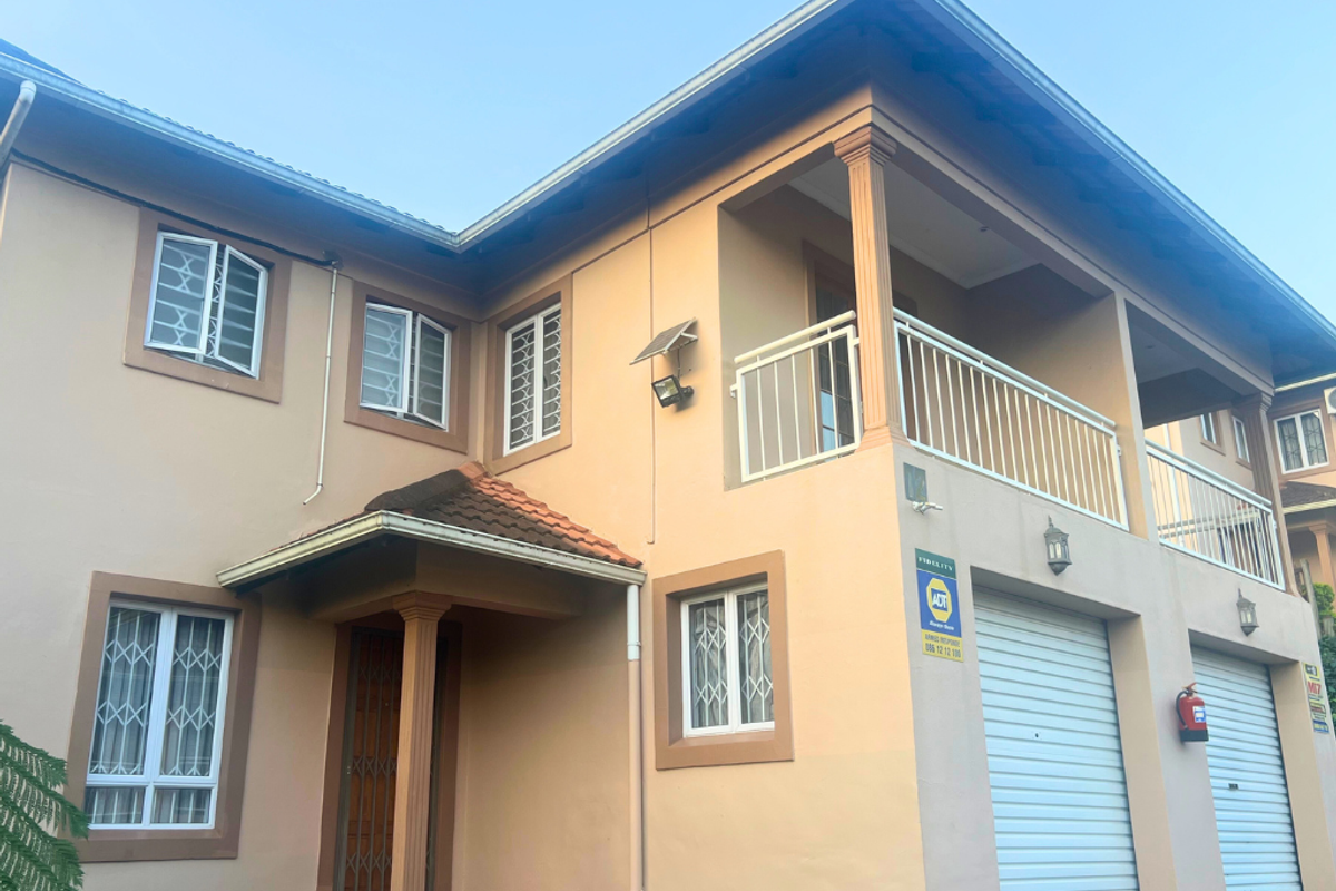 Modern Three Bedroom Townhouse To Let in Raisethorpe, Pietermaritzburg !!! - Photo 2