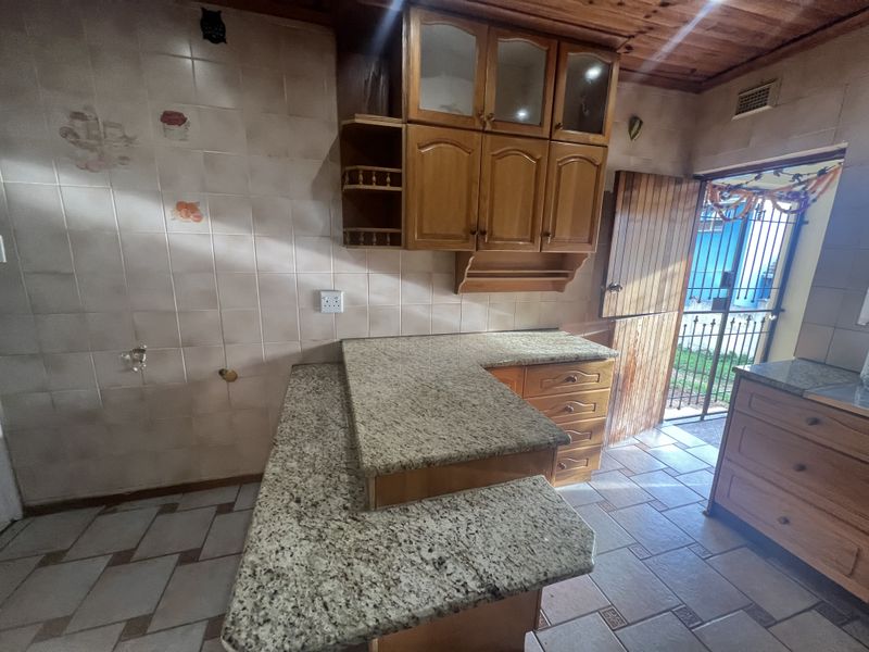 Refined 3 Bedroom Family Rental in Dunveria-Rent in Style Today Own It Tomorrow!!! - Photo 8