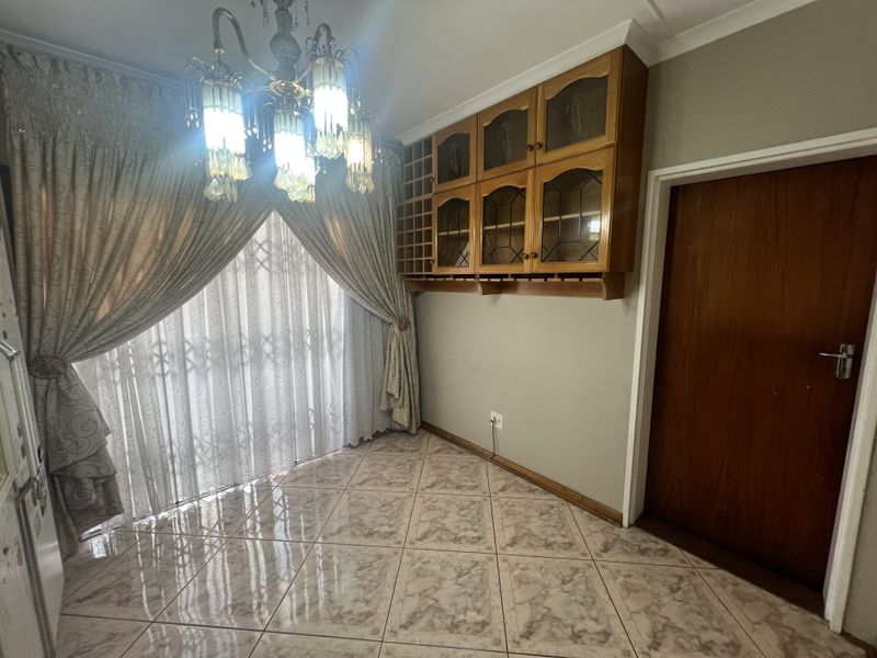 Refined 3 Bedroom Family Rental in Dunveria-Rent in Style Today Own It Tomorrow!!! - Photo 5