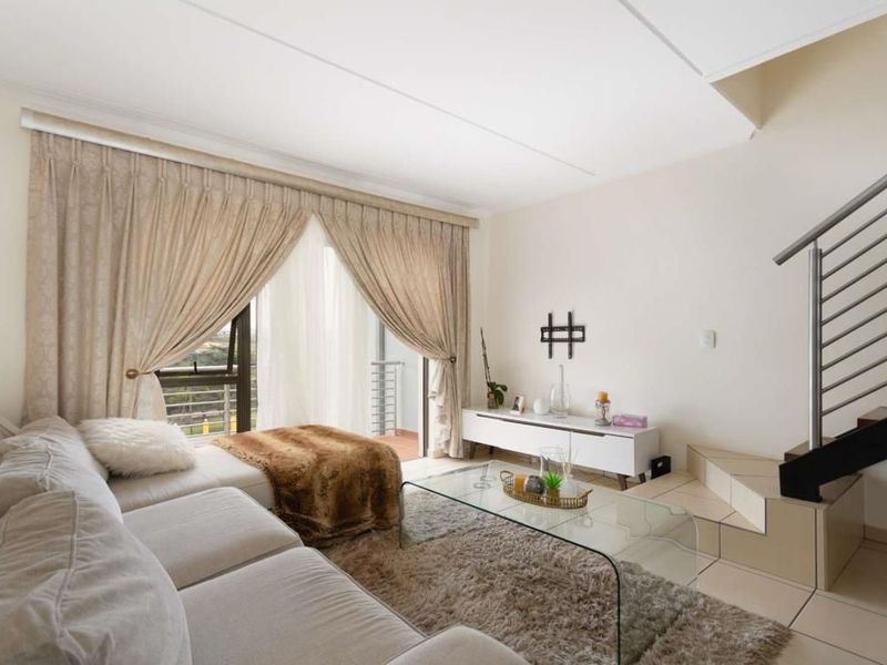 Immaculate 3 bedroom Apartment for Sale in Barbeque Downs, Midrand - Photo 2