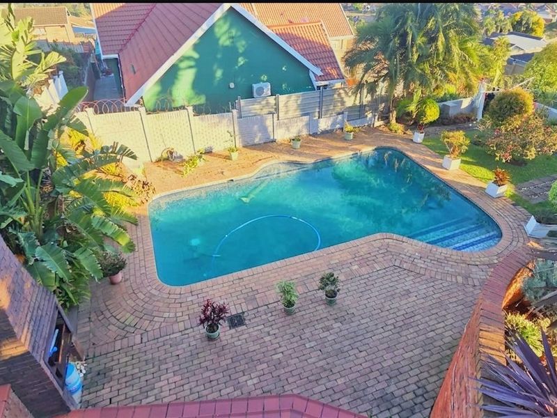 An entertainer’s dream home in prestigious Orient Heights - Photo 6