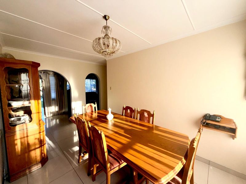 Designed For Refined Allandale Living - Photo 10