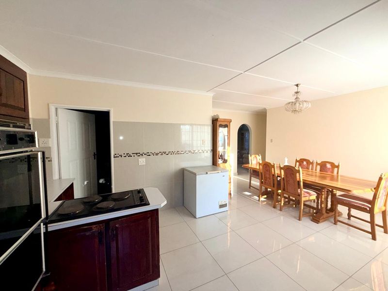 Designed For Refined Allandale Living - Photo 9