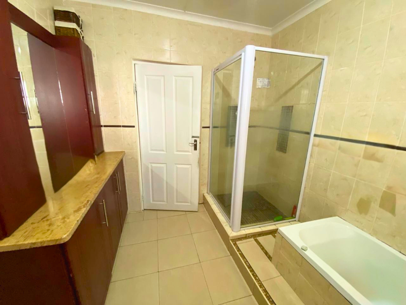 Four Bedroom Home in Bakerville Heights - Modern Living with a Touch of Luxury!!! - Photo 10
