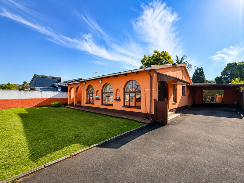 Exceptional Five Bedroom Home With Dual Income Appeal For Sale in Chasedene!!! - Photo 2