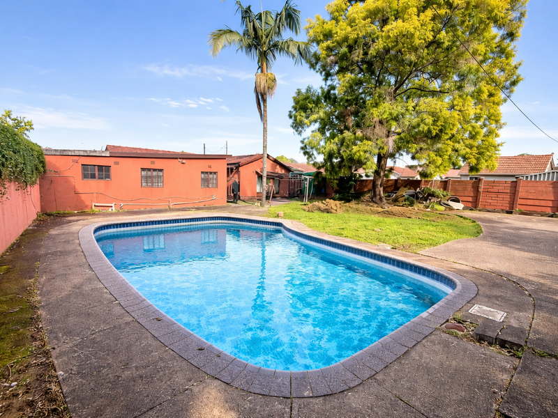 Exceptional Five Bedroom Home With Dual Income Appeal For Sale in Chasedene!!! - Photo 3