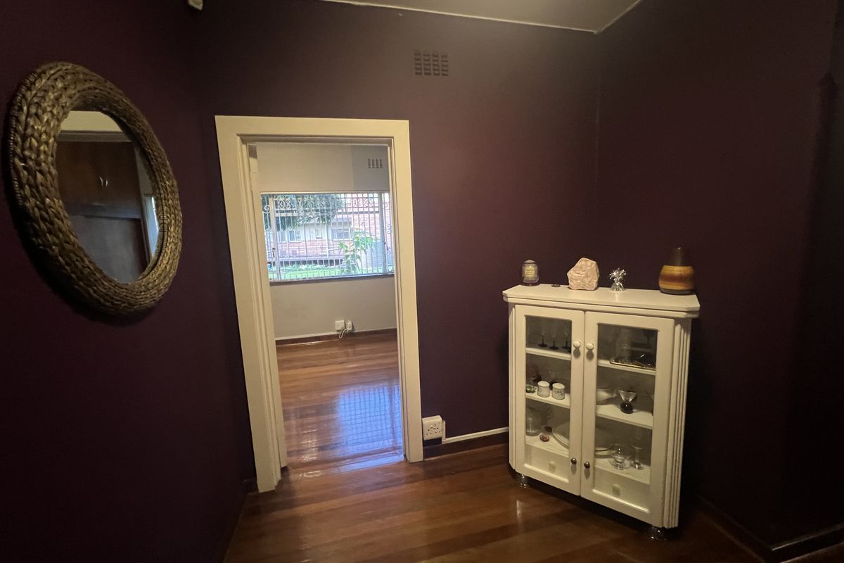 Exquisite 3-bedroom flat in Pelham, just bursting with opportunity!!! - Photo 2