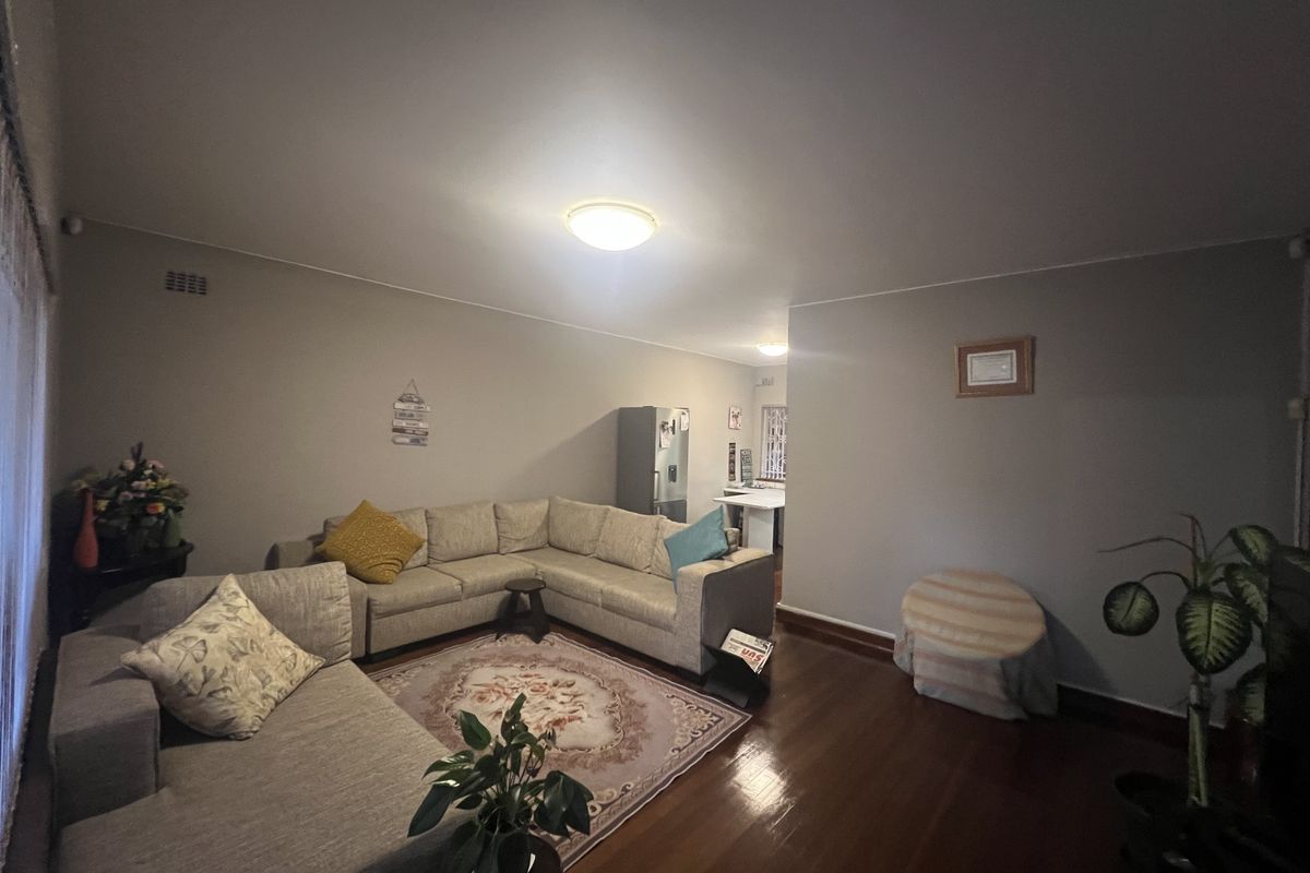 Exquisite 3-bedroom flat in Pelham, just bursting with opportunity!!! - Photo 3