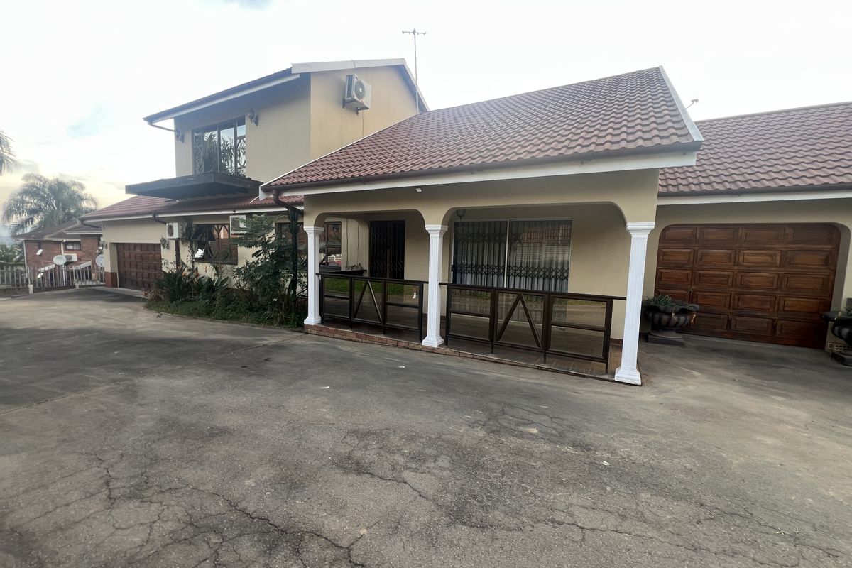 Immaculate 3-bedroom home in Dunveria—perfect family home!!! - Photo 2