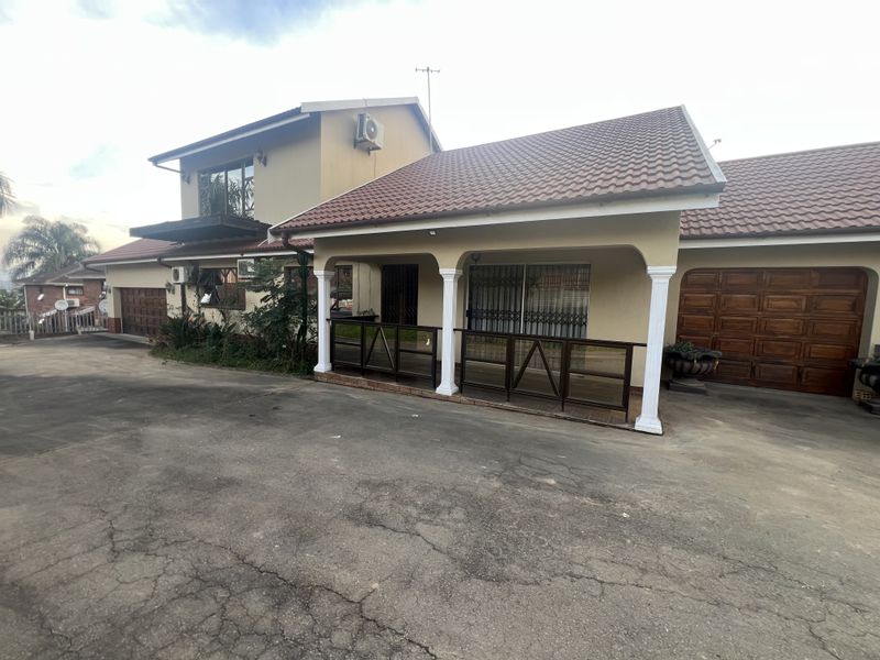 Immaculate 3-bedroom home in Dunveria—perfect family home!!! - Photo 2