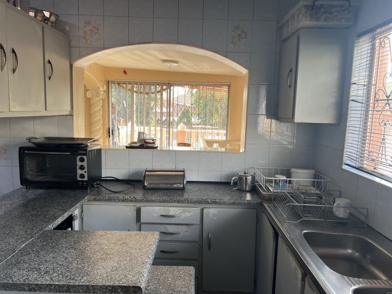 Stunning 4 bedroom family home for sale in the sort after suburb of Northdale!!! - Photo 7