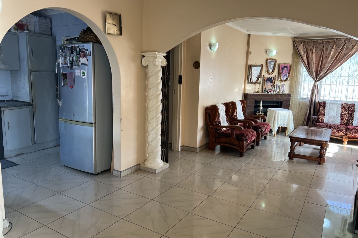 Stunning 4 bedroom family home for sale in the sort after suburb of Northdale!!! - Photo 5