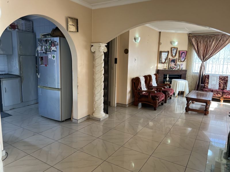 Stunning 4 bedroom family home for sale in the sort after suburb of Northdale!!! - Photo 5