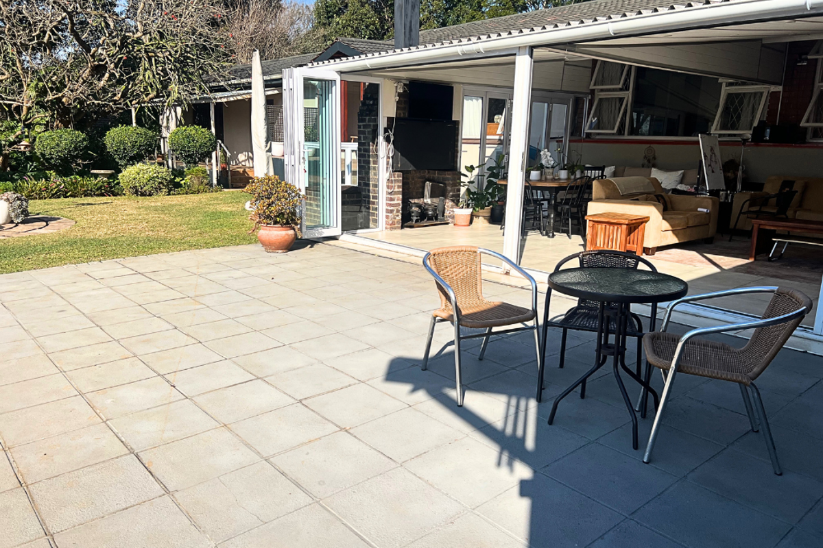 Discover your dream home! Exquisite 4-bedroom - Photo 2