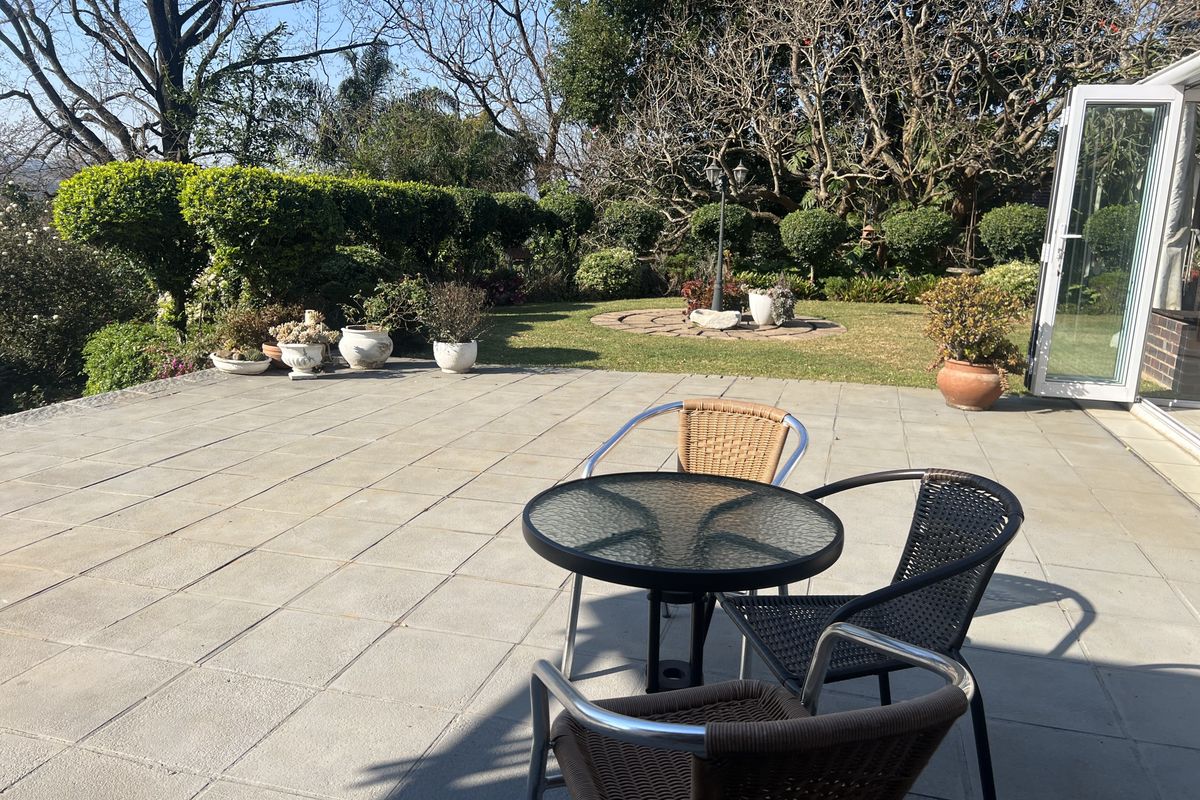 Discover your dream home! Exquisite 4-bedroom - Photo 4