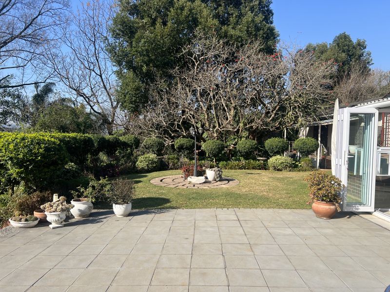 Discover your dream home! Exquisite 4-bedroom - Photo 6