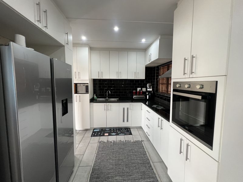 An Exceptional Home for sale in the sort after suburb of  Cleland!!! - Photo 4