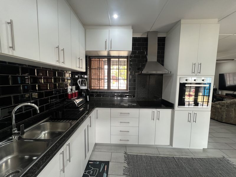 An Exceptional Home for sale in the sort after suburb of  Cleland!!! - Photo 6