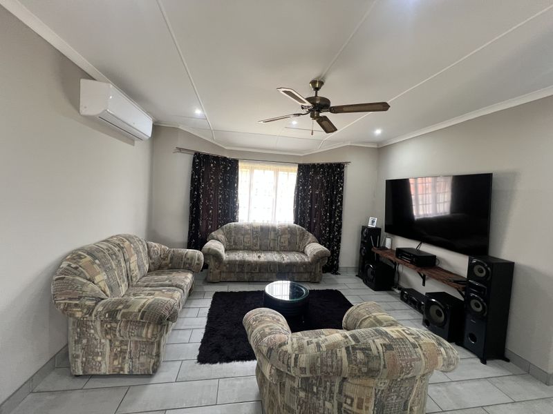 An Exceptional Home for sale in the sort after suburb of  Cleland!!! - Photo 7