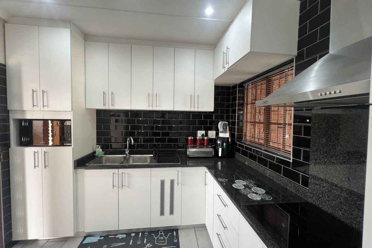 An Exceptional Home for sale in the sort after suburb of  Cleland!!! - Photo 5