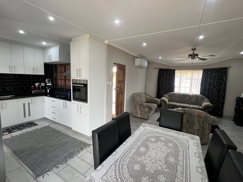 An Exceptional Home for sale in the sort after suburb of  Cleland!!! - Photo 3