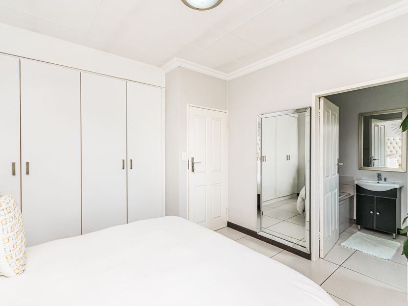 1 Bedroom Top floor Apartment for sale in Halfway Gardens Midrand - Photo 10