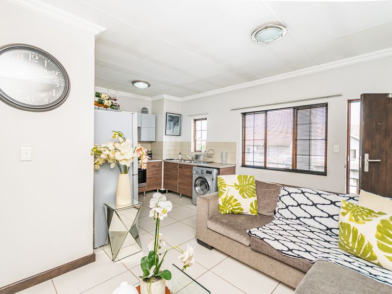 1 Bedroom Top floor Apartment for sale in Halfway Gardens Midrand - Photo 2