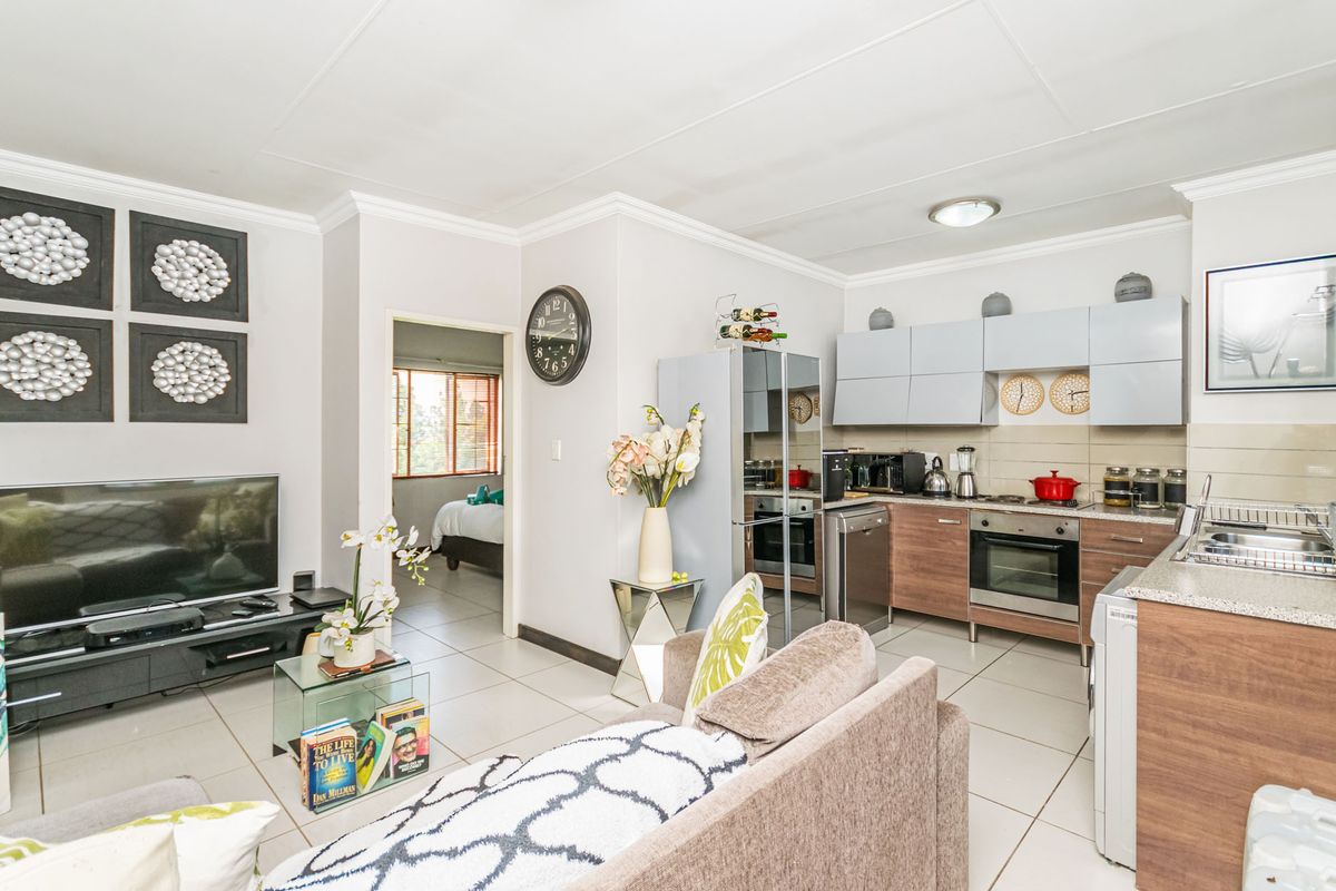 1 Bedroom Top floor Apartment for sale in Halfway Gardens Midrand - Photo 3