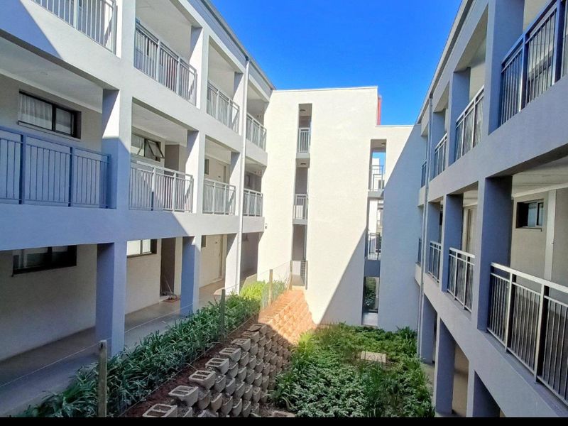 FLAT FOR SALE IN HESKETH ESTATE! - Photo 3