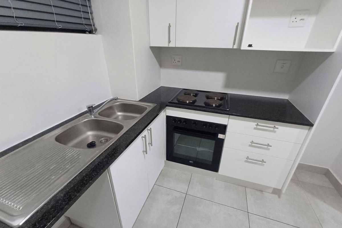 FLAT FOR SALE IN HESKETH ESTATE! - Photo 5