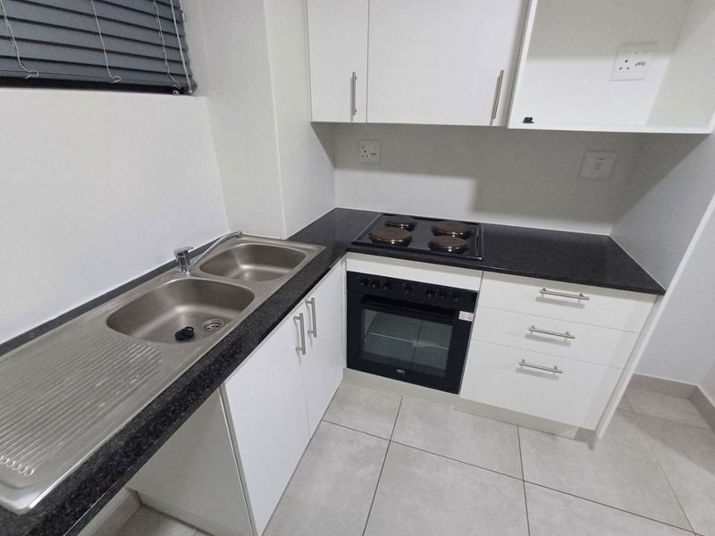 FLAT FOR SALE IN HESKETH ESTATE! - Photo 5