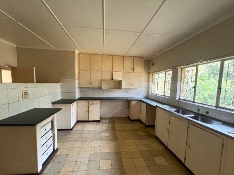 Why Rent, when you can own this spacious 4 bedroom home in Blackridge!!! - Photo 9