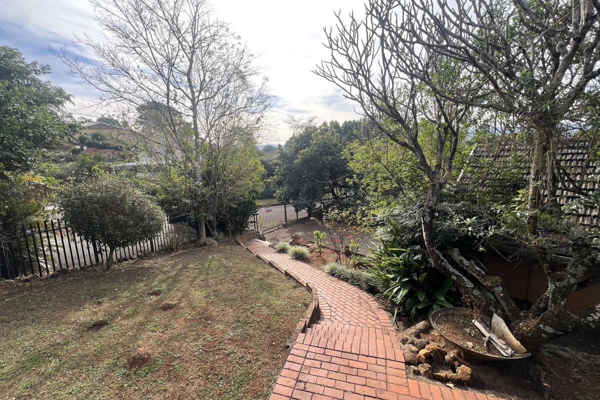 Why Rent, when you can own this spacious 4 bedroom home in Blackridge!!! - Photo 2