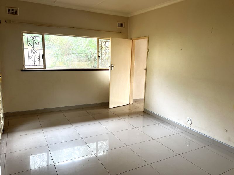 Why Rent, when you can own this spacious 4 bedroom home in Blackridge!!! - Photo 8