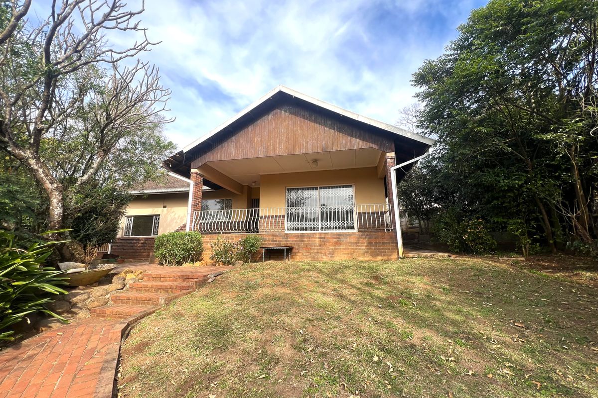 Why Rent, when you can own this spacious 4 bedroom home in Blackridge!!! - Photo 3