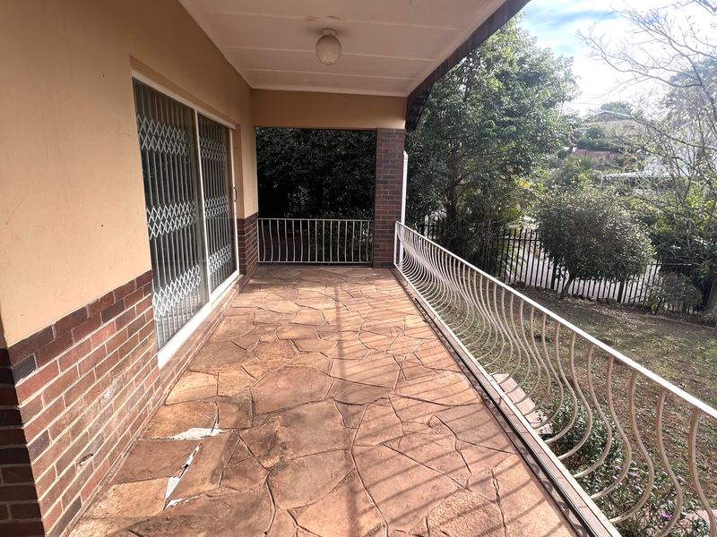 Why Rent, when you can own this spacious 4 bedroom home in Blackridge!!! - Photo 4