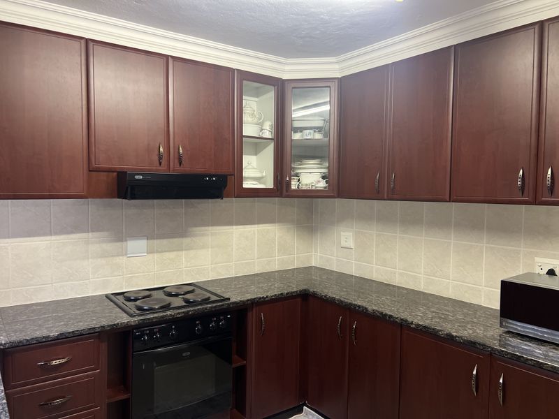 Family-Centric 3-Bedroom Home in a Gated Community!!! - Photo 9