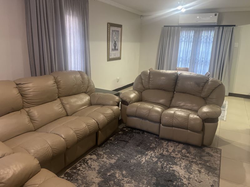 Family-Centric 3-Bedroom Home in a Gated Community!!! - Photo 5