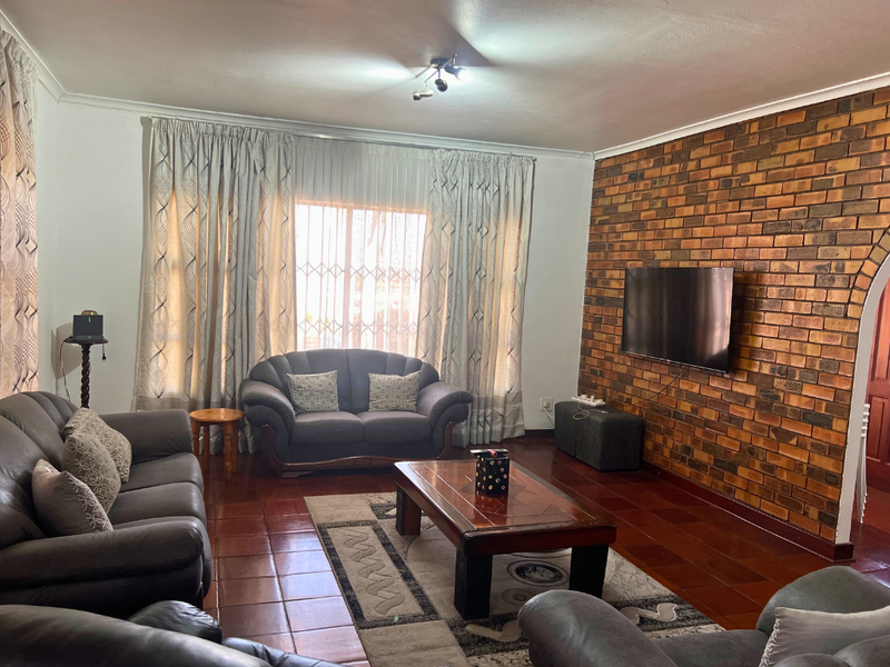 An Exceptional Family Home in the Heart of Allandale!!! - Photo 8