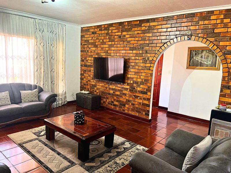 An Exceptional Family Home in the Heart of Allandale!!! - Photo 7