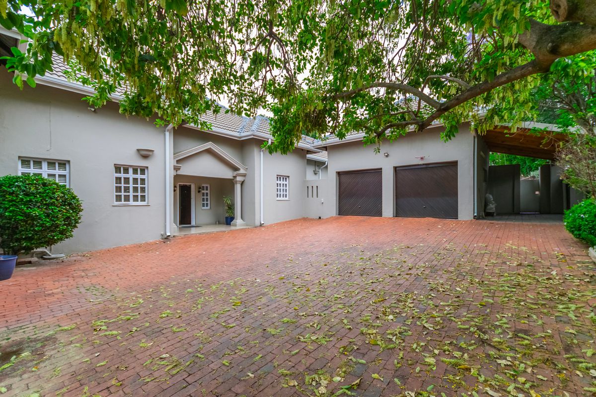 Luxurious 4 bedroom house for sale in River Club, Sandton - Photo 5