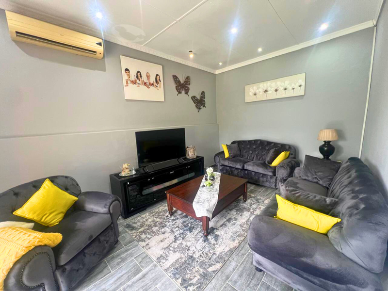 Live the lifestyle you deserve in this exquisite Raisethorpe residence!!! - Photo 8